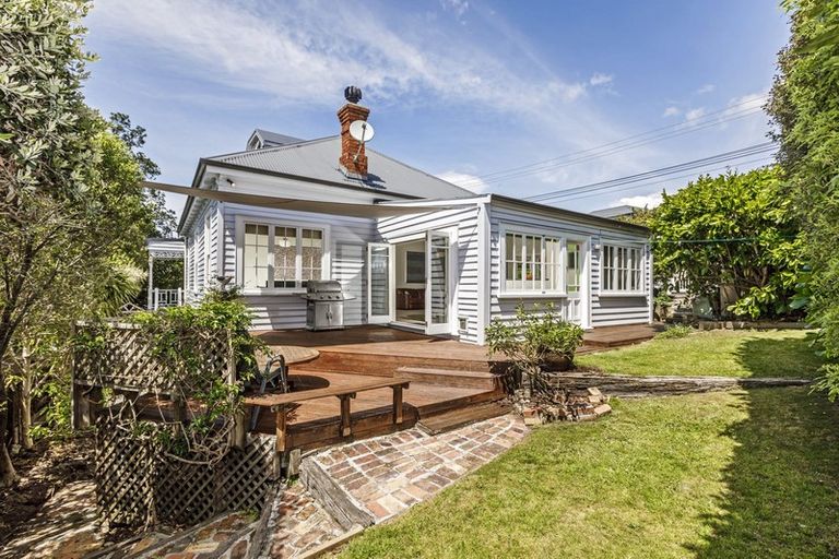 Photo of property in 1 Arawa Avenue, Devonport, Auckland, 0624