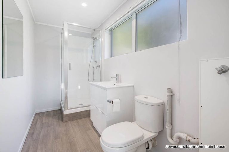 Photo of property in 22 Glenelg Road, Red Beach, 0932
