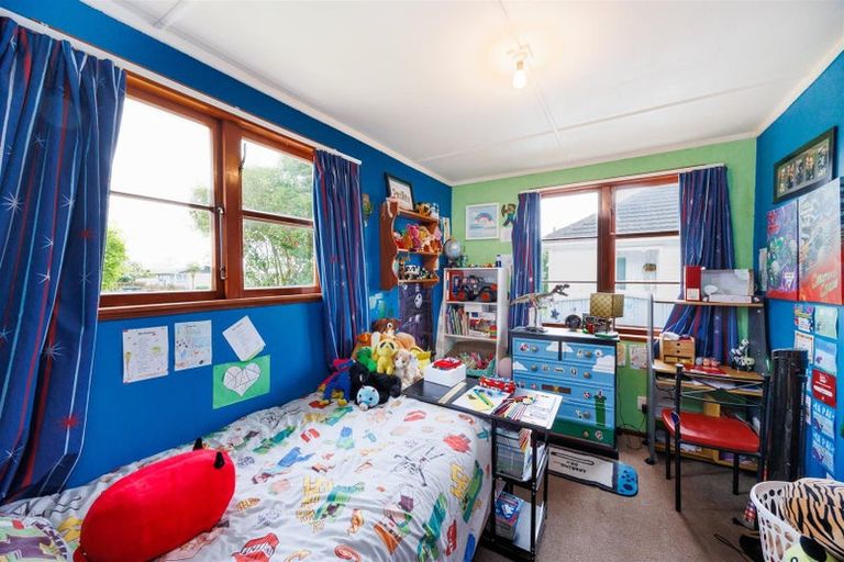 Photo of property in 6 Johnson Street, Bulls, 4818