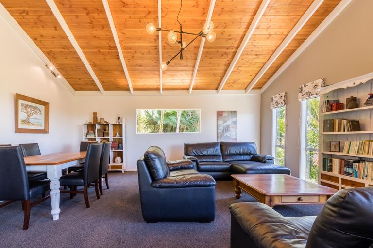 Photo of property in 2a Warner Park Avenue, Laingholm, Auckland, 0604