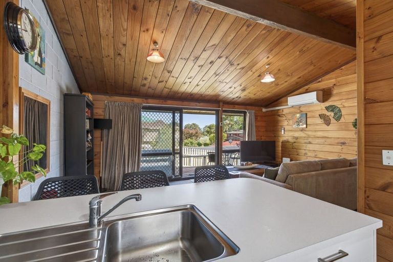 Photo of property in 14a Ambury Place, Merrilands, New Plymouth, 4312