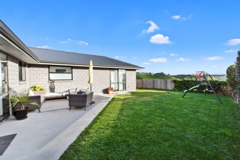 Photo of property in 205 Ballintoy Park Drive, Welcome Bay, Tauranga, 3175