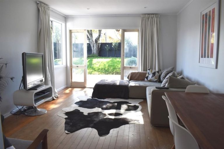 Photo of property in 1/19 Alma Street, Te Atatu South, Auckland, 0610