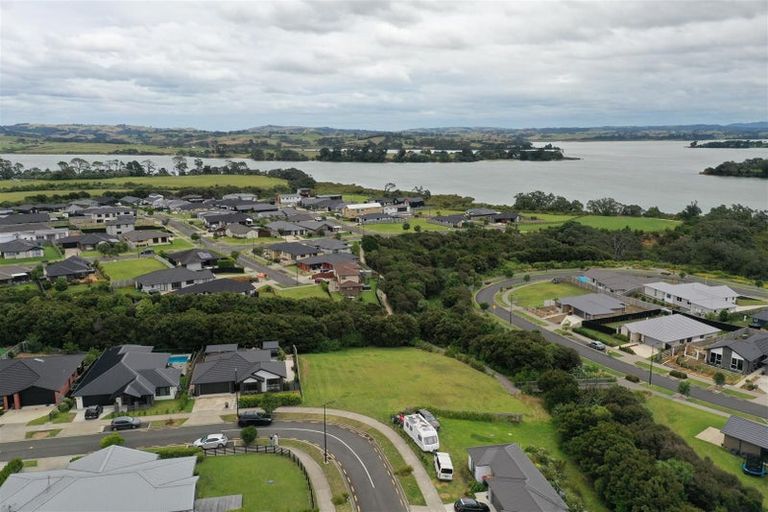 Photo of property in 8 Wheriko Avenue, Glenbrook, 2681