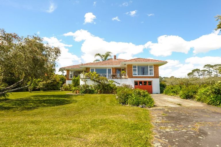 Photo of property in 40 Shaw Road, Oratia, Auckland, 0604