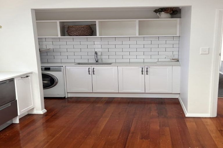 Photo of property in 5 Chilton Grove, Hutt Central, Lower Hutt, 5010