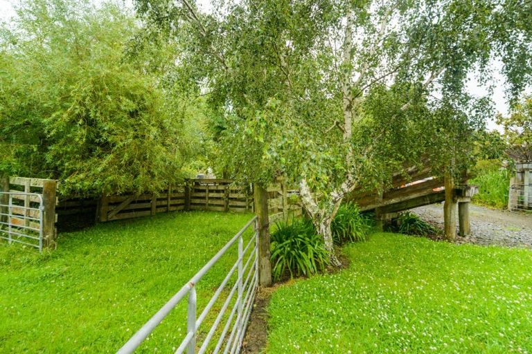 Photo of property in 82 Halcombe Road, Feilding, 4775