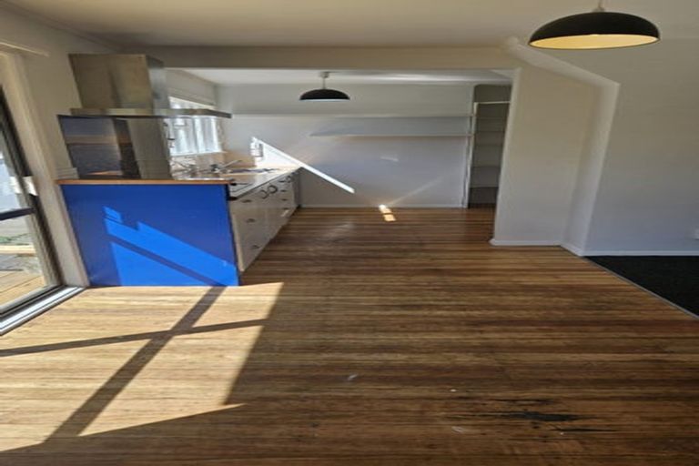 Photo of property in 10 Cook Street, Marfell, New Plymouth, 4310