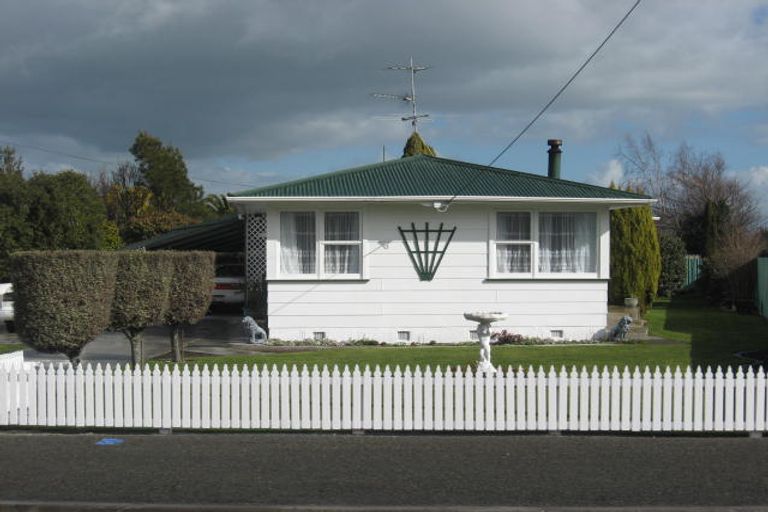 Photo of property in 27 Kent Street, Carterton, 5713