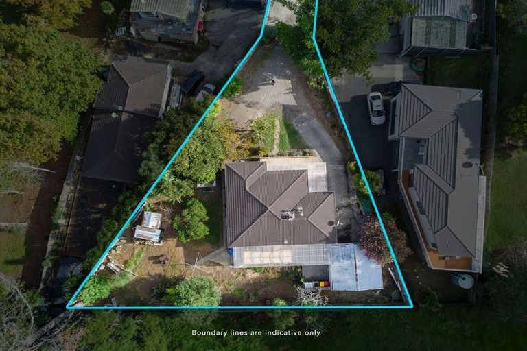 Photo of property in 49 Totaravale Drive, Totara Vale, Auckland, 0629