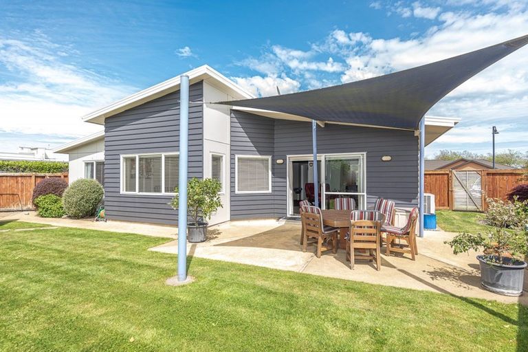 Photo of property in 2 Gilligan Close, College Estate, Whanganui, 4500