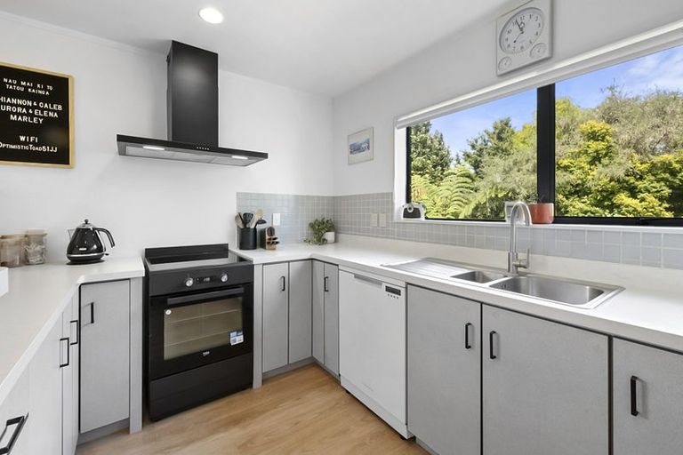 Photo of property in 172b Mangorei Road, Merrilands, New Plymouth, 4312