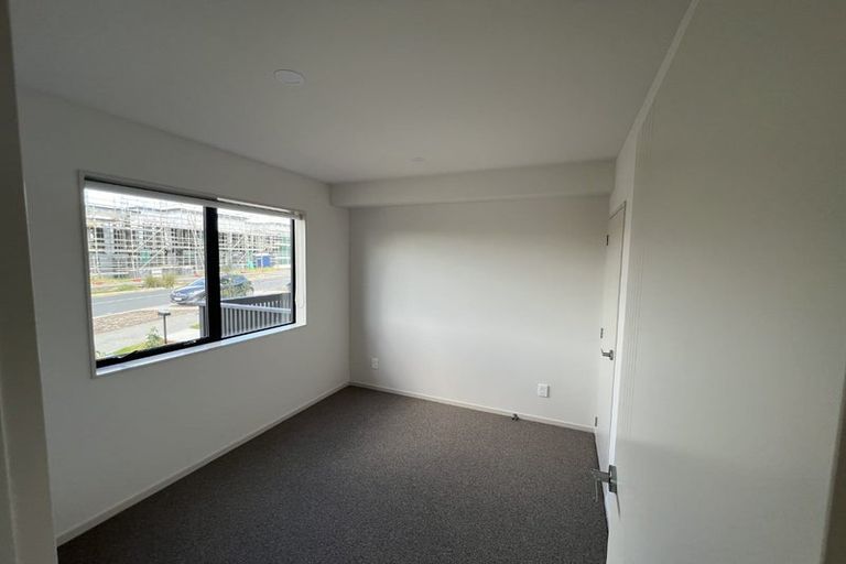 Photo of property in 13 Longshore Drive, Long Bay, Auckland, 0630
