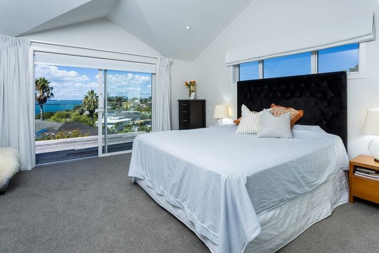 Photo of property in 4/92 Churchill Road, Murrays Bay, Auckland, 0630