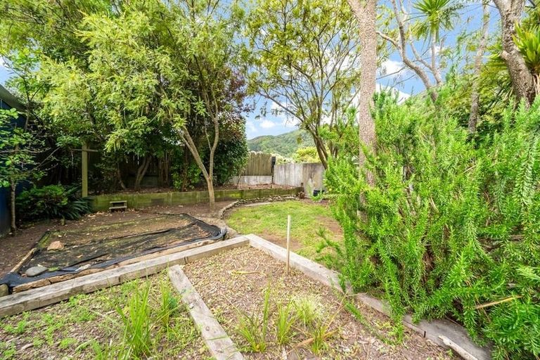 Photo of property in 28 Miro Street, Eastbourne, Lower Hutt, 5013