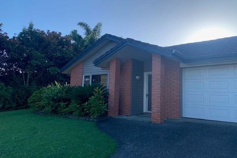 Photo of property in 9 Fergy Crescent, Wattle Downs, Auckland, 2103