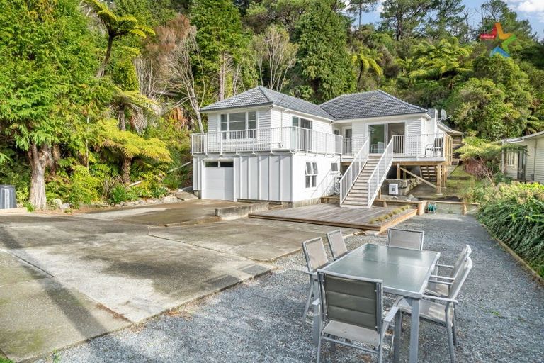 Photo of property in 110 Manuka Street, Stokes Valley, Lower Hutt, 5019
