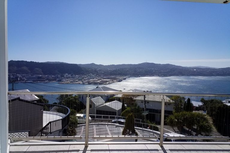 Photo of property in 11 Robieson Street, Roseneath, Wellington, 6011