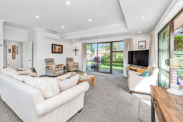 Photo of property in 11 Stanwood Grove, Darfield, 7510