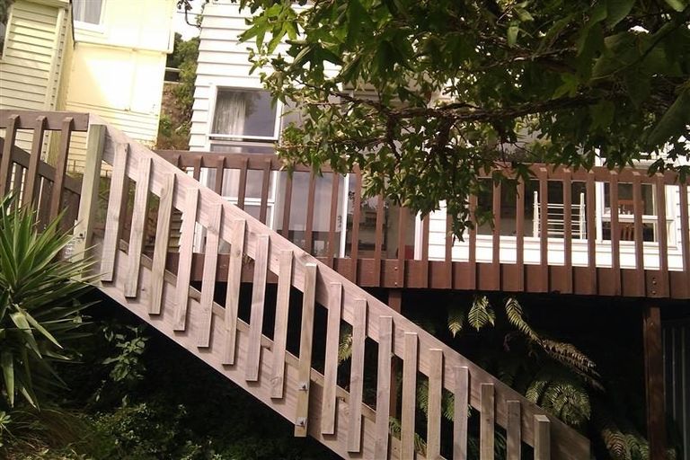 Photo of property in 50 Apuka Street, Brooklyn, Wellington, 6021