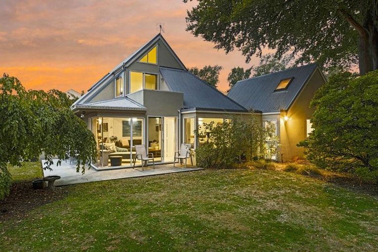 Photo of property in 2a Cephas Close, Sockburn, Christchurch, 8042