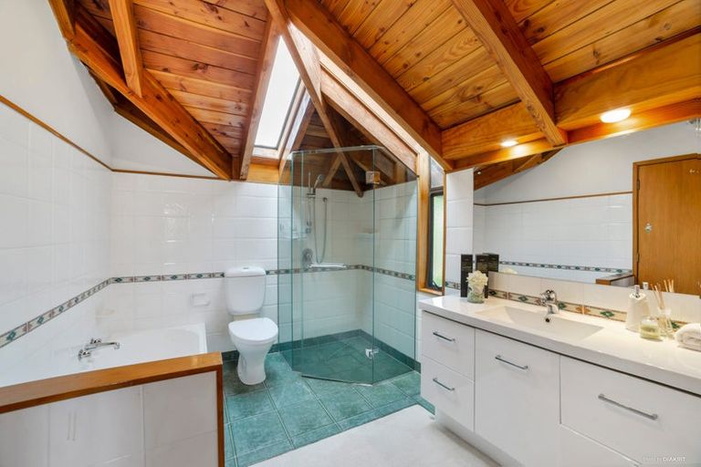 Photo of property in 2/60 Aberdeen Road, Campbells Bay, Auckland, 0620