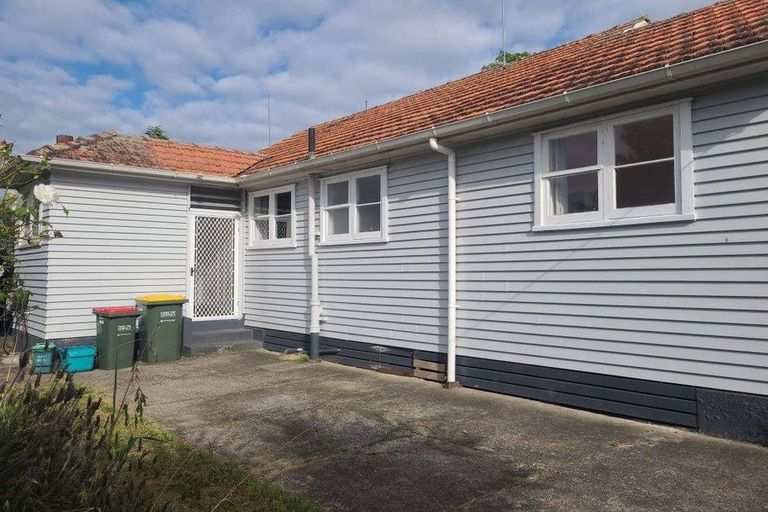 Photo of property in 82 Alfred Street, Fairfield, Hamilton, 3214