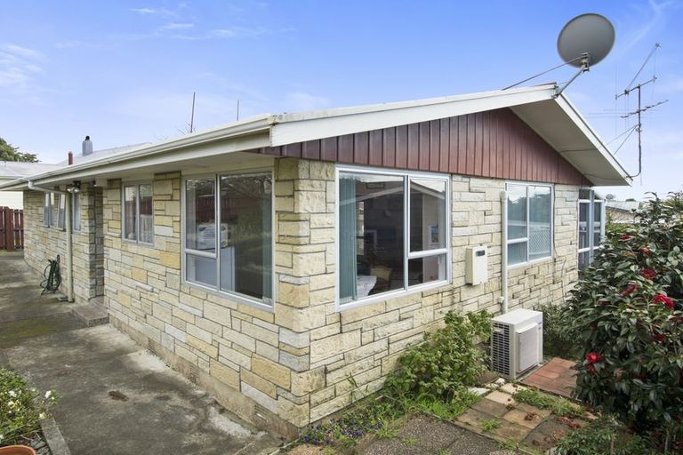 Photo of property in 8 Dingadee Street, Welcome Bay, Tauranga, 3112