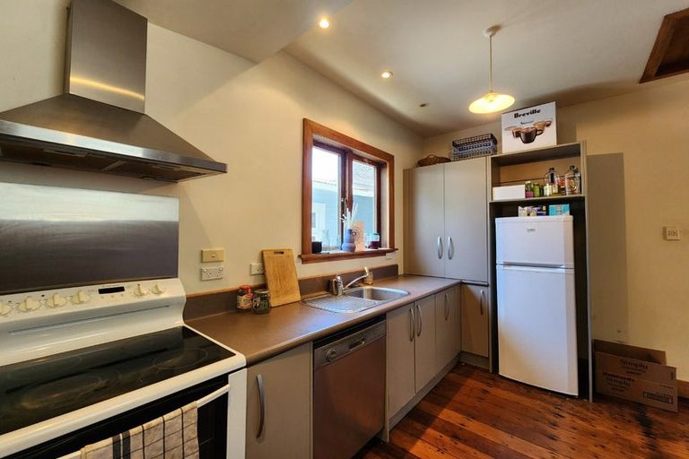 Photo of property in 76 Glenmore Street, Northland, Wellington, 6012