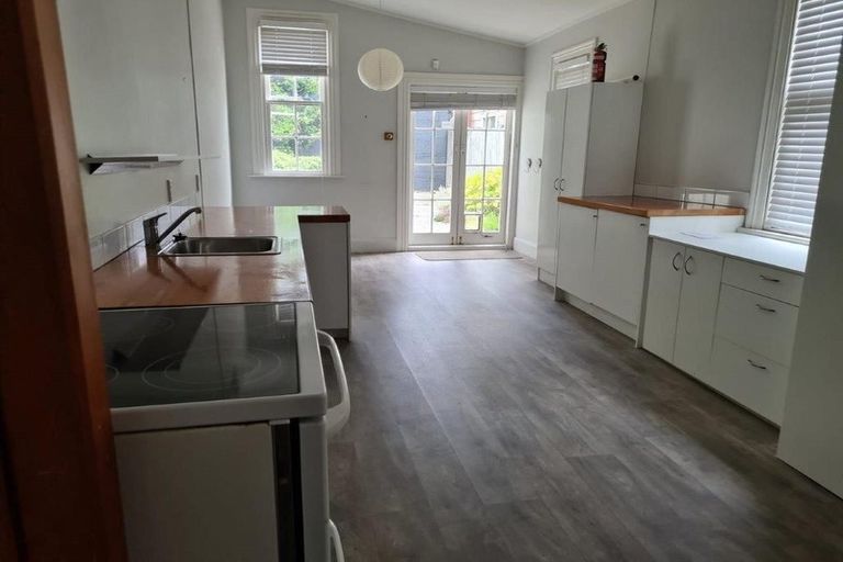 Photo of property in 14 Elizabeth Street, Mount Victoria, Wellington, 6011