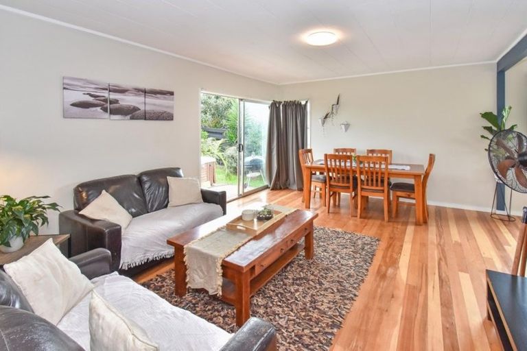 Photo of property in 32 Gambare Place, Wattle Downs, Auckland, 2103