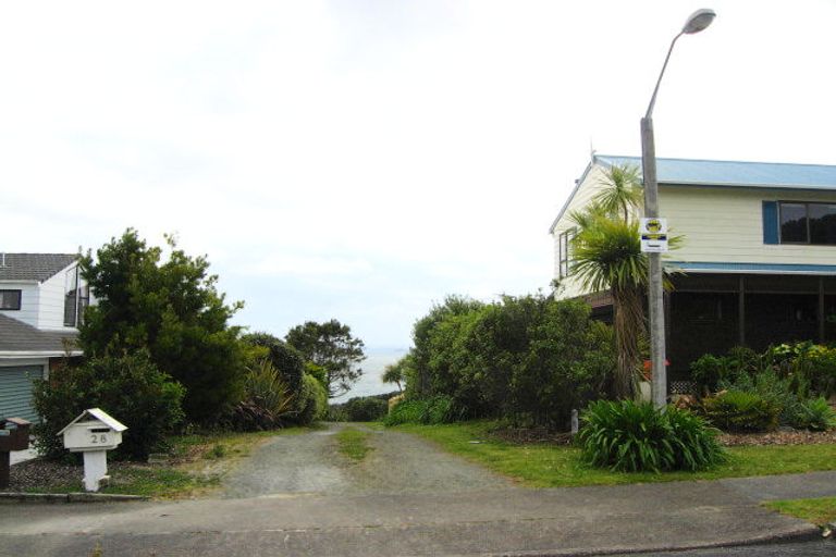 Photo of property in 28 Pacific Parade, Army Bay, Whangaparaoa, 0930