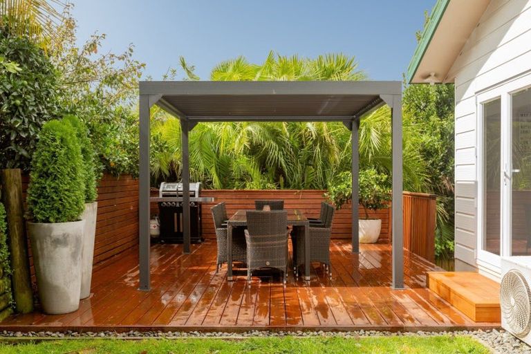 Photo of property in 8b Resolution Road, Welcome Bay, Tauranga, 3112