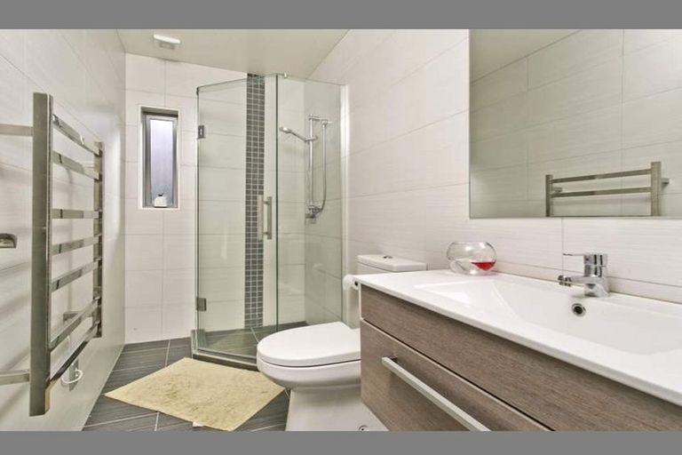 Photo of property in 67a Rosedale Road, Pinehill, Auckland, 0632