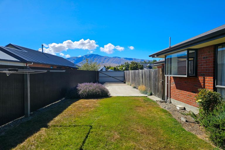 Photo of property in 1 Dwyer Place, Lake Tekapo, 7999