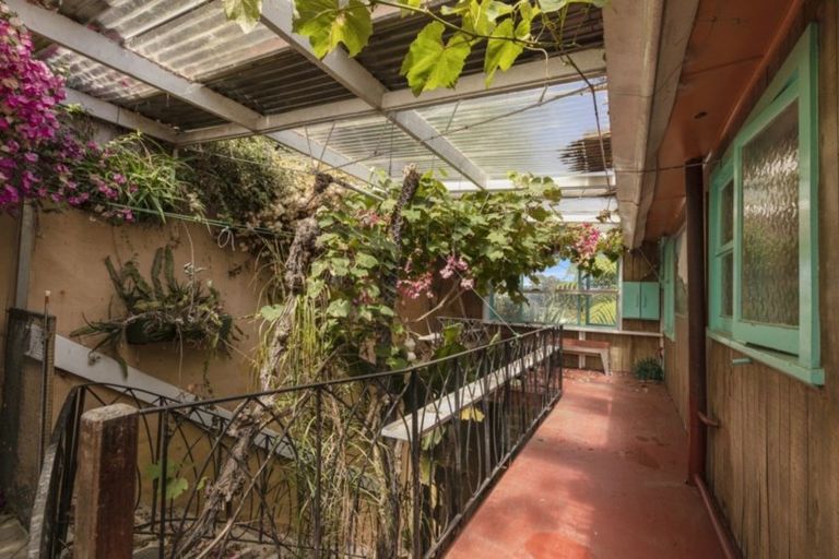 Photo of property in 21 Nikau Road, Point Howard, Lower Hutt, 5013