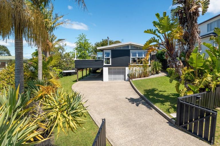 Photo of property in 12 Tyne Road, Forrest Hill, Auckland, 0620