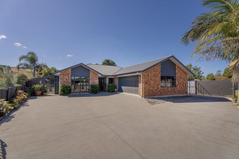 Photo of property in 29 Wells Place, Whitianga, 3510
