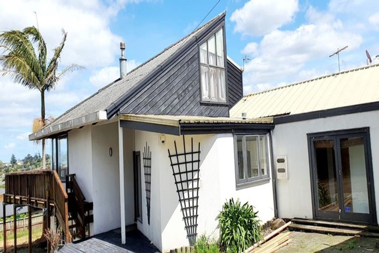 Photo of property in 126 Golf Road, Titirangi, Auckland, 0600