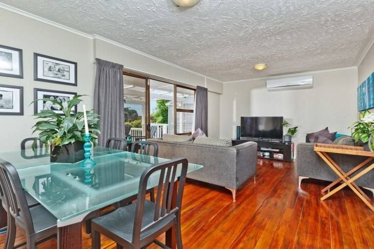 Photo of property in 20 Alexander Avenue, Torbay, Auckland, 0630