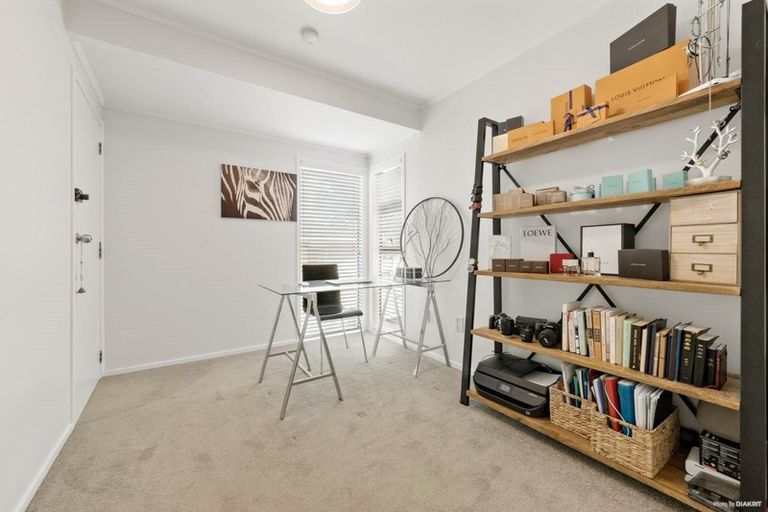 Photo of property in 2/3 Diosma Place, Botany Downs, Auckland, 2010