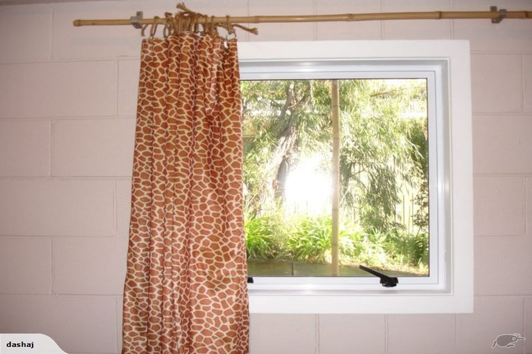 Photo of property in 1/17 Beulah Avenue, Rothesay Bay, Auckland, 0630