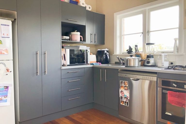 Photo of property in 227 Titirangi Road, Titirangi, Auckland, 0604