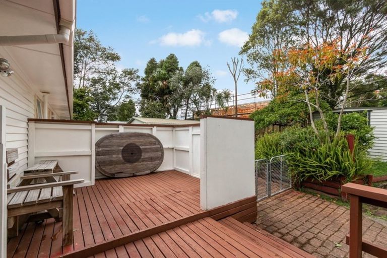 Photo of property in 29 Cron Avenue, Te Atatu South, Auckland, 0610