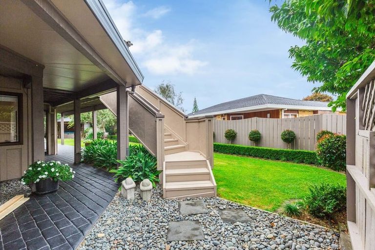 Photo of property in 13 Framalda Place, Conifer Grove, Takanini, 2112