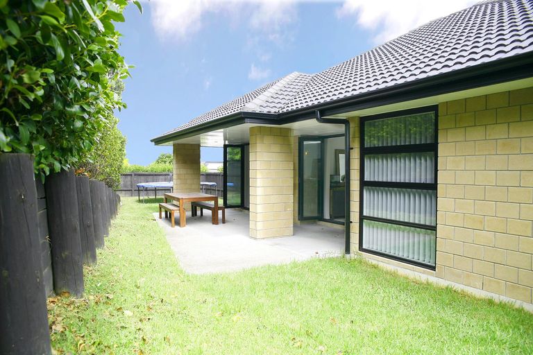 Photo of property in 33 Sunningdale Street, Wattle Downs, Auckland, 2103