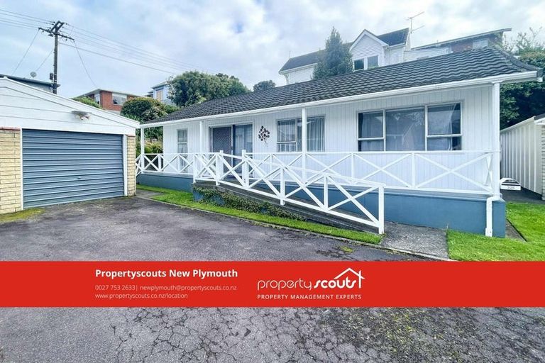 Photo of property in 33b Carrington Street, New Plymouth, 4310