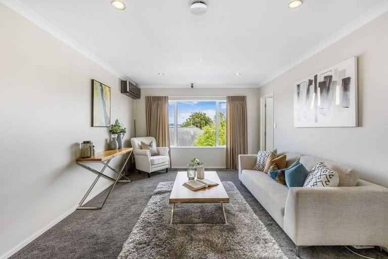 Photo of property in 8 Andy Crescent, Flat Bush, Auckland, 2016