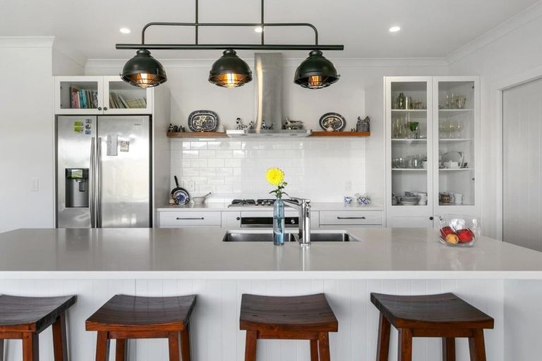 Photo of property in 98 Loch Views Road, Acacia Bay, Taupo, 3385