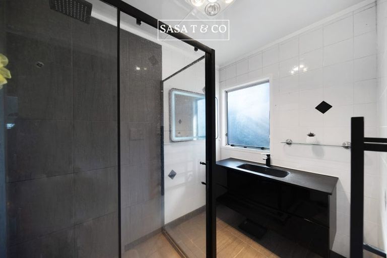 Photo of property in 185 Mahia Road, Wattle Downs, Auckland, 2103